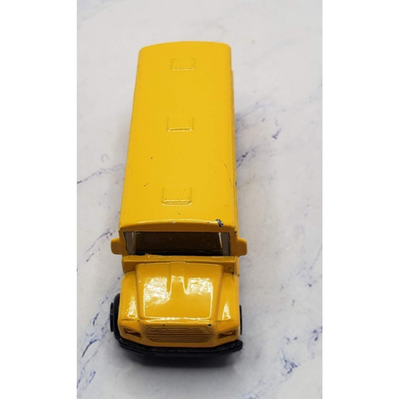Vintage Maisto School Bus "District 2" Yellow 3" Long 1/64 Scale - Picture 5 of 6